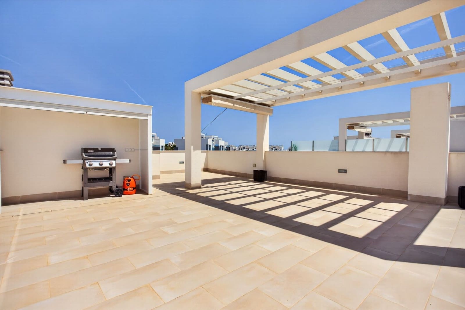 2 bedroom Apartment for sale in Guardamar del Segura - € 325,000 (Ref: 9813379)
