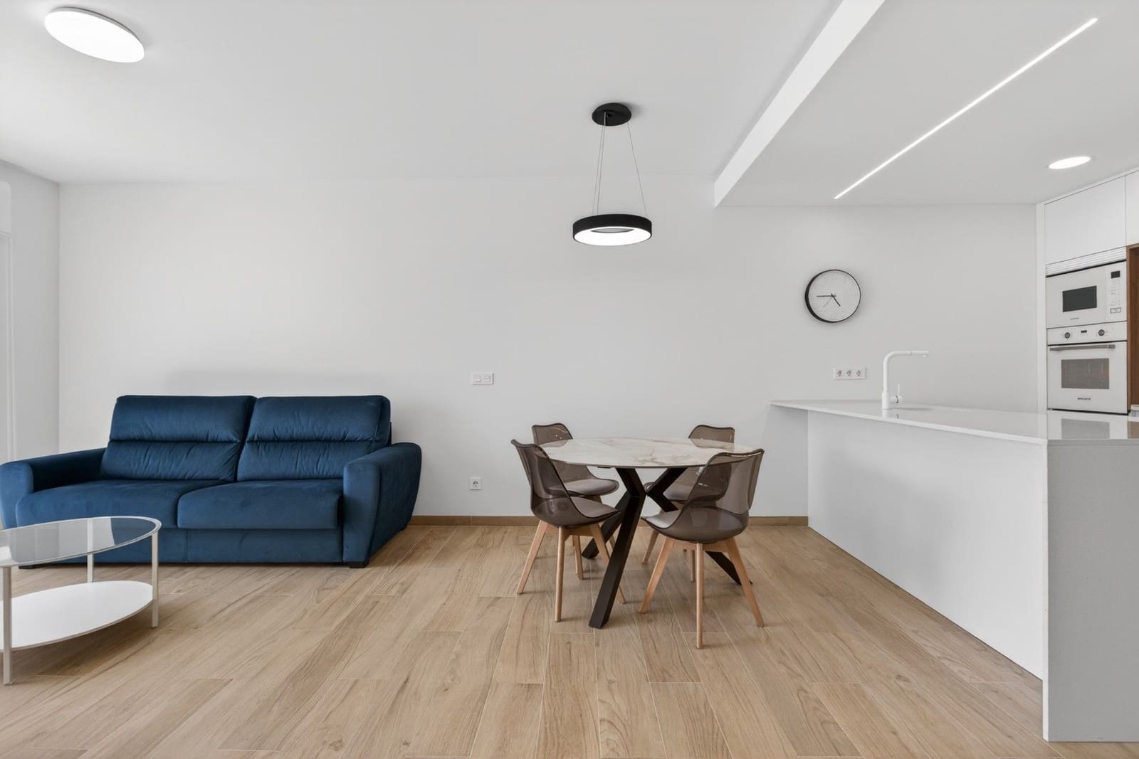2 bedroom Apartment for sale in Guardamar del Segura - € 325,000 (Ref: 9813379)