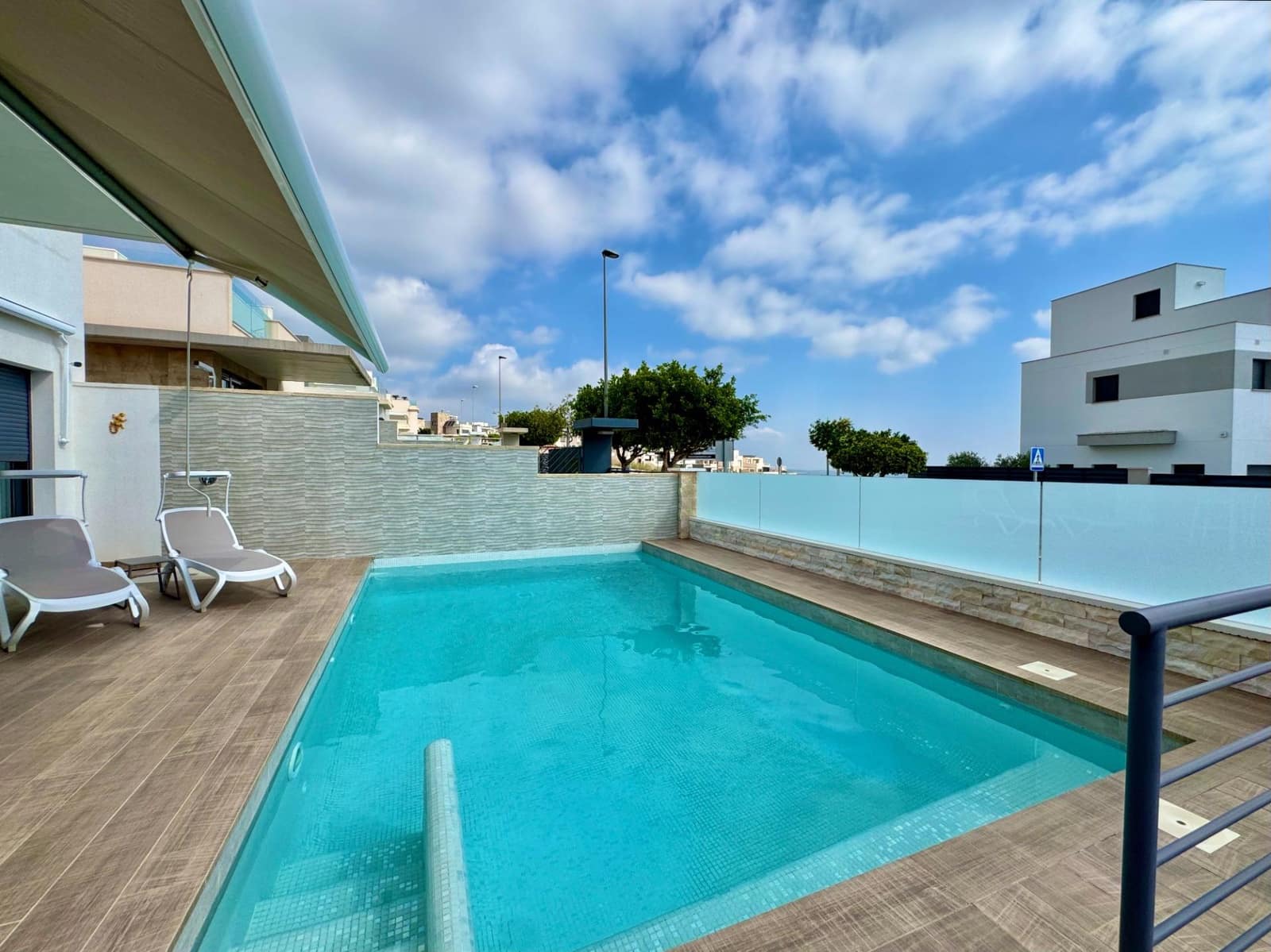 3 soverom Villa til salgs i San Miguel de Salinas med svømmebasseng garasje - € 439 000 (Ref: 9813865)