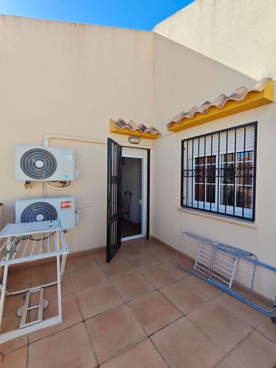 2 slaapkamer Huis te koop in Orihuela Costa met zwembad - € 200.000 (Ref: 9816066)