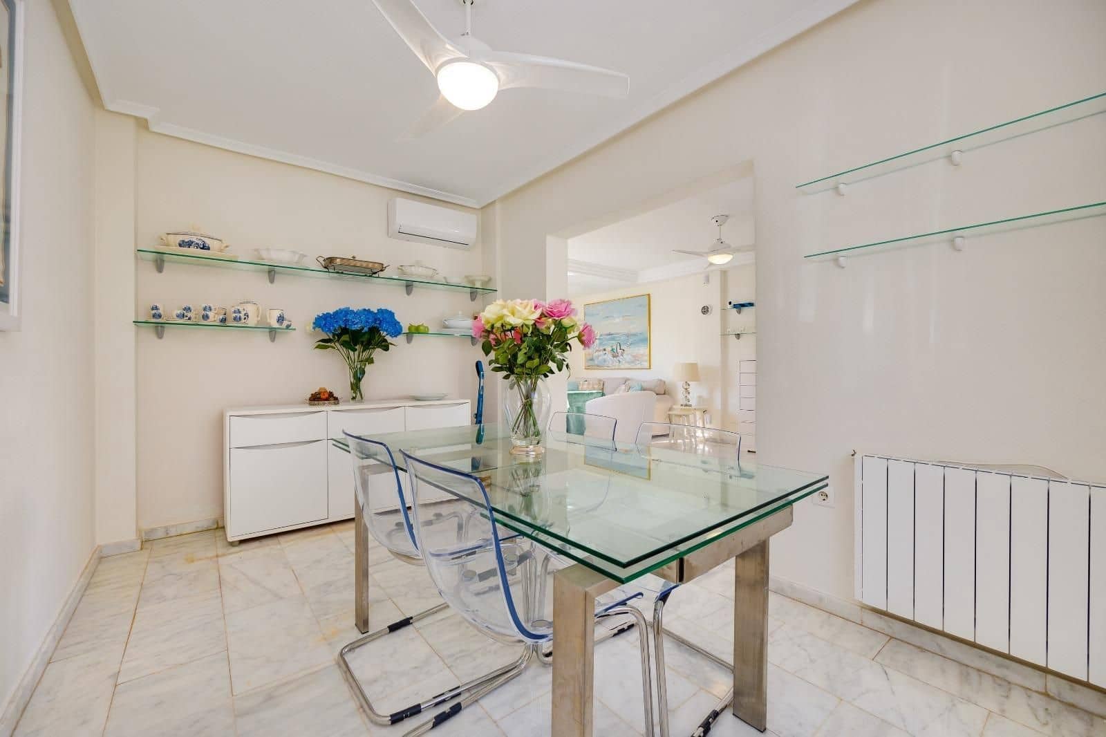 4 bedroom Villa for sale in Filipinas with pool - € 436,000 (Ref: 9820718)