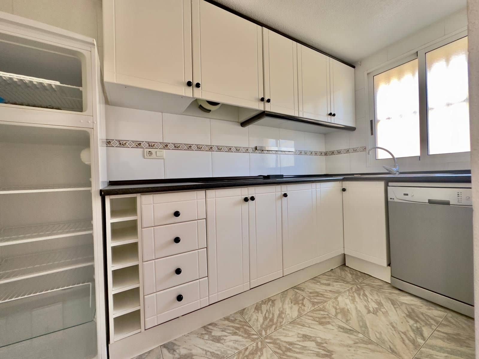 2 slaapkamer Appartement te koop in Torrevieja met zwembad garage - € 199.000 (Ref: 9823080)
