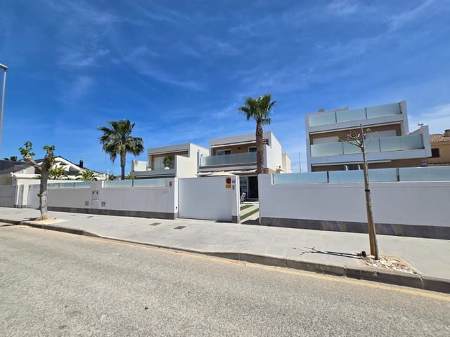 3 soverom Villa til salgs i Pilar de la Horadada med svømmebasseng - € 450 000 (Ref: 9823081)