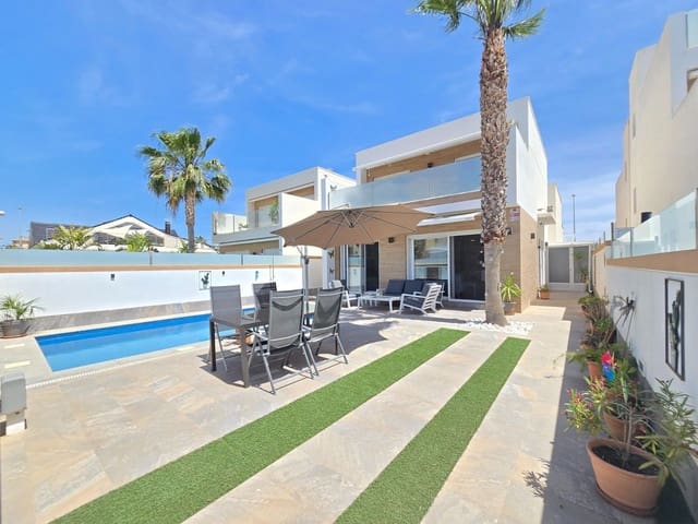 3 soverom Villa til salgs i Pilar de la Horadada med svømmebasseng - € 450 000 (Ref: 9823081)