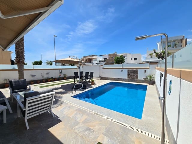 3 soverom Villa til salgs i Pilar de la Horadada med svømmebasseng - € 450 000 (Ref: 9823081)