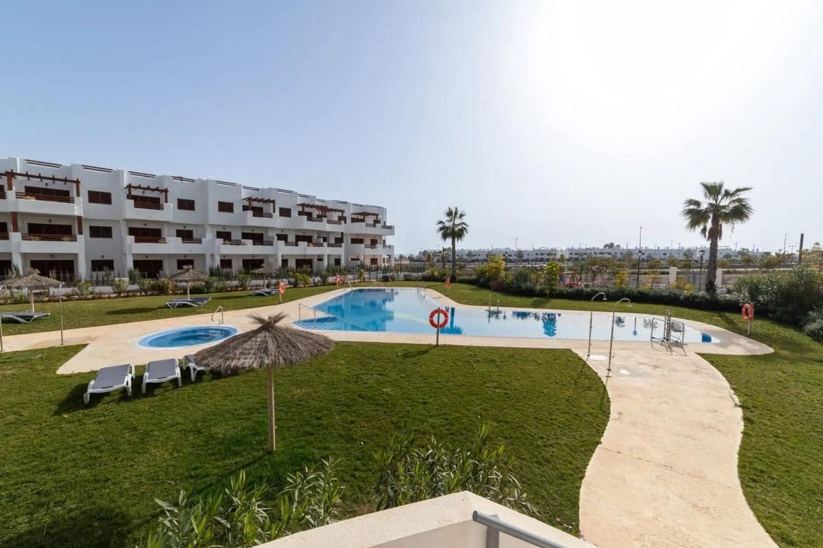 2 soveværelse Rækkehus til salg i San Juan de los Terreros med swimmingpool - € 383.000 (Ref: 9825534)