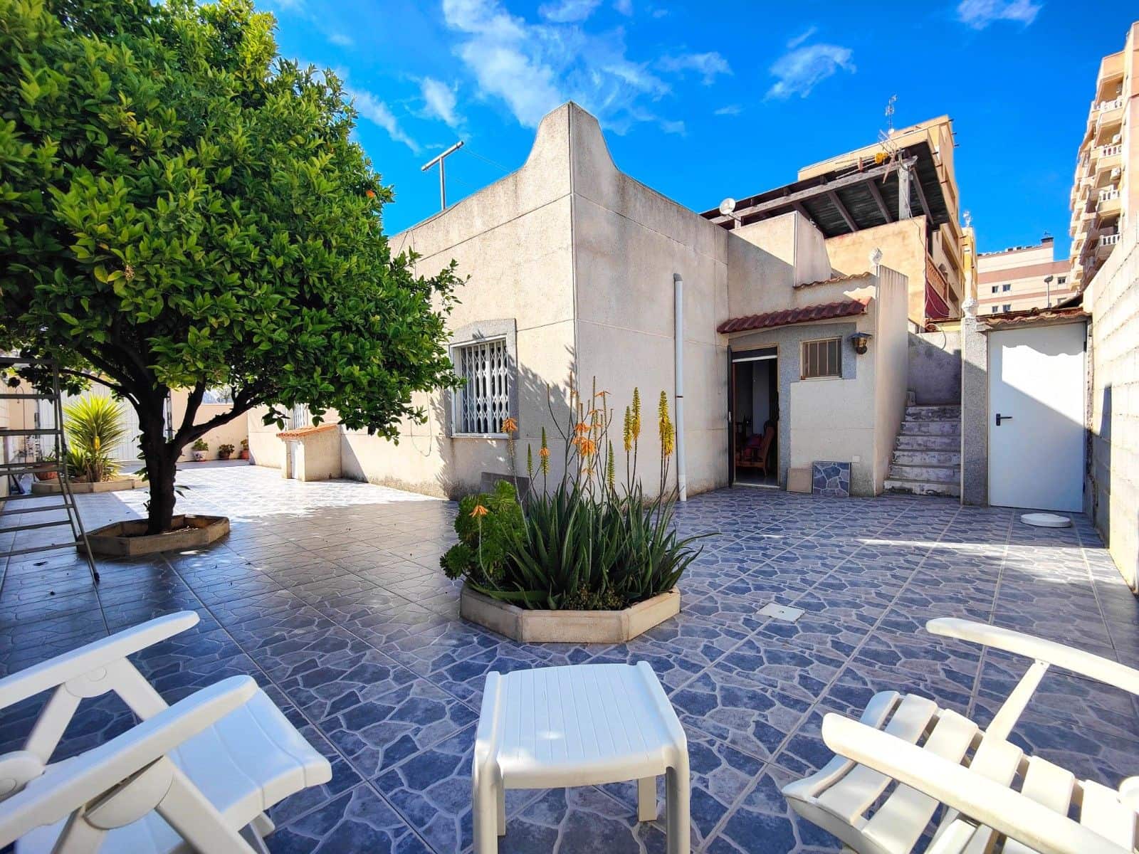 2 Zimmer Doppelhaus zu verkaufen in Torrevieja mit Garage - 219.900 € (Ref: 9825601)