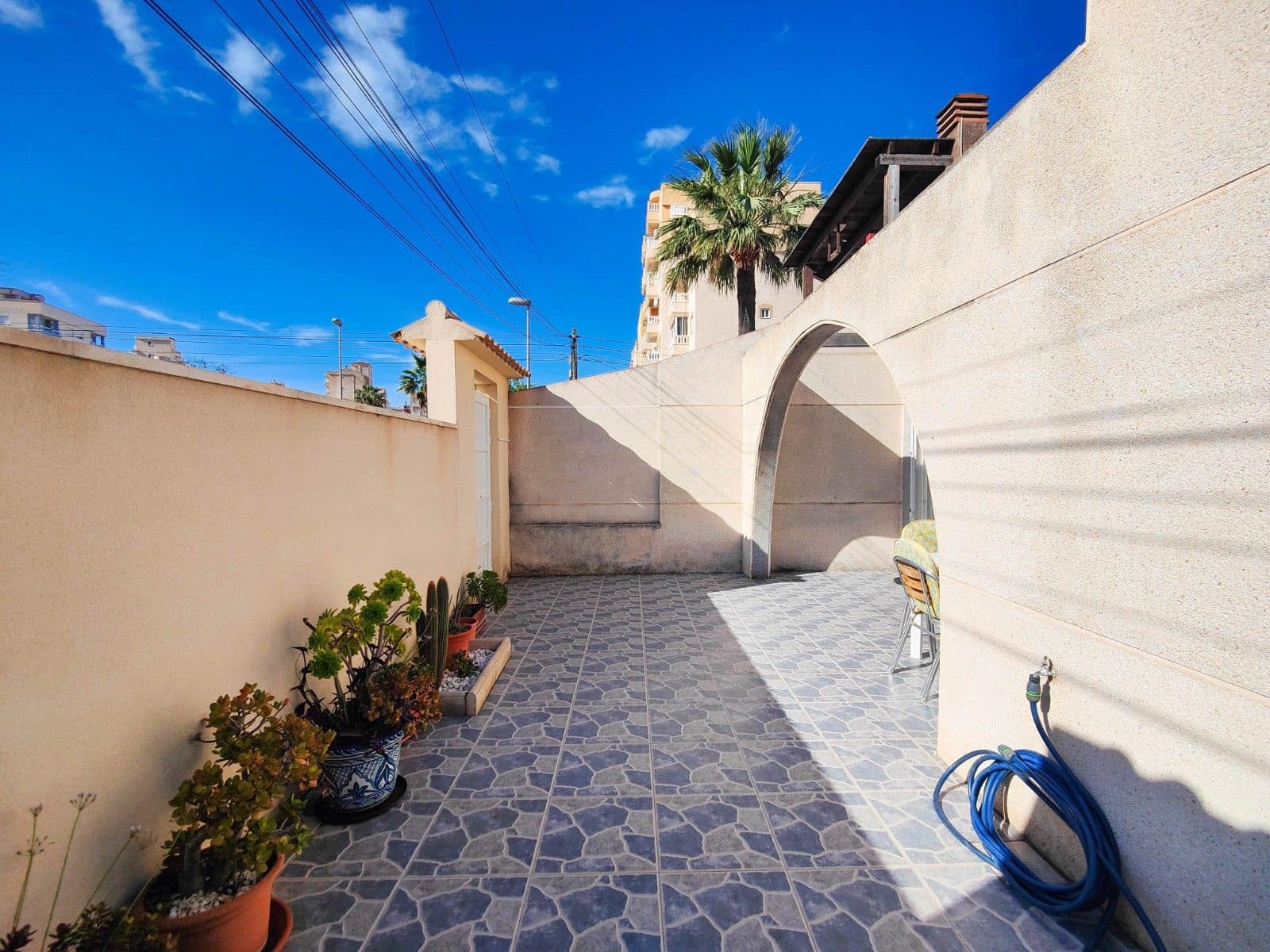 2 Zimmer Doppelhaus zu verkaufen in Torrevieja mit Garage - 219.900 € (Ref: 9825601)