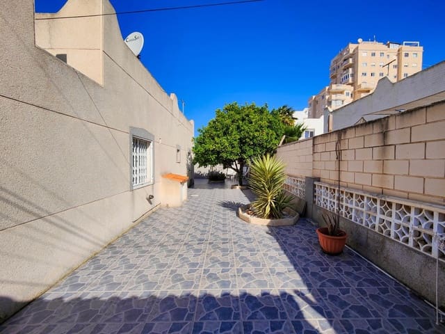 2 Zimmer Doppelhaus zu verkaufen in Playa del Cura, Torrevieja mit Garage - 219.900 € (Ref: 9825601)