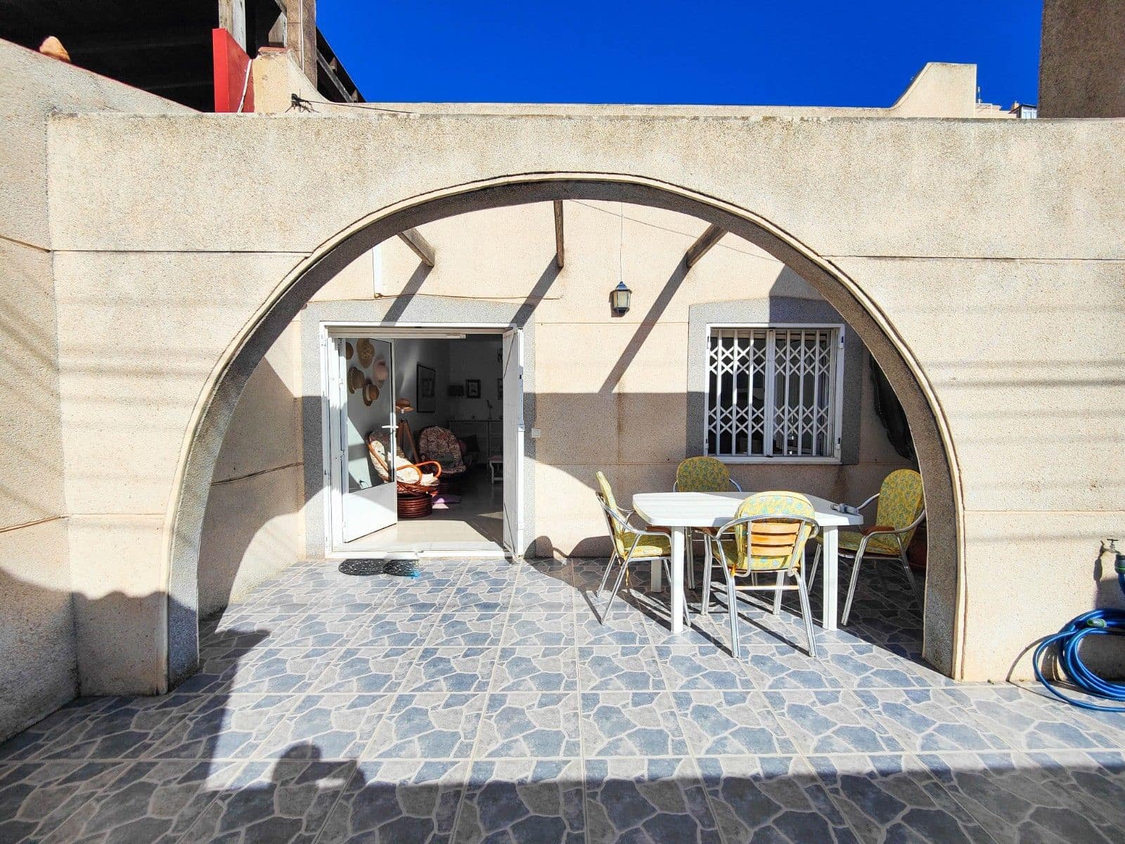 2 Zimmer Doppelhaus zu verkaufen in Torrevieja mit Garage - 219.900 € (Ref: 9825601)