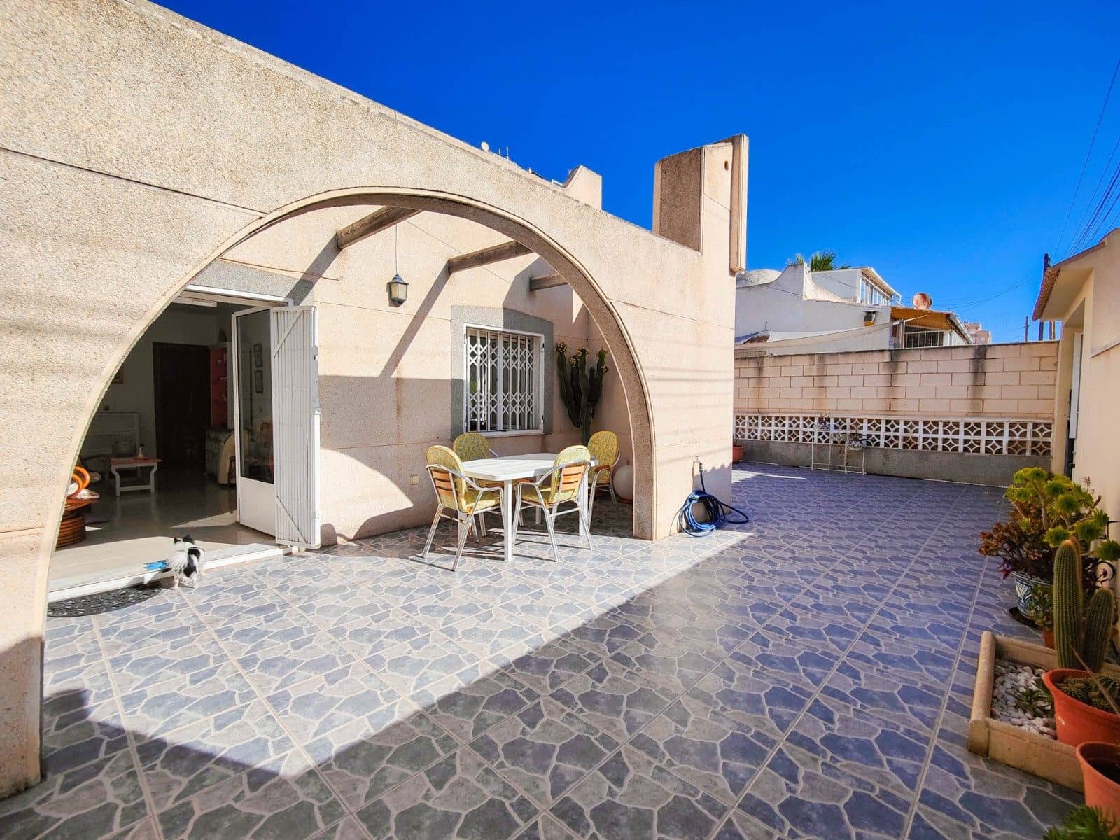 2 Zimmer Doppelhaus zu verkaufen in Torrevieja mit Garage - 219.900 € (Ref: 9825601)