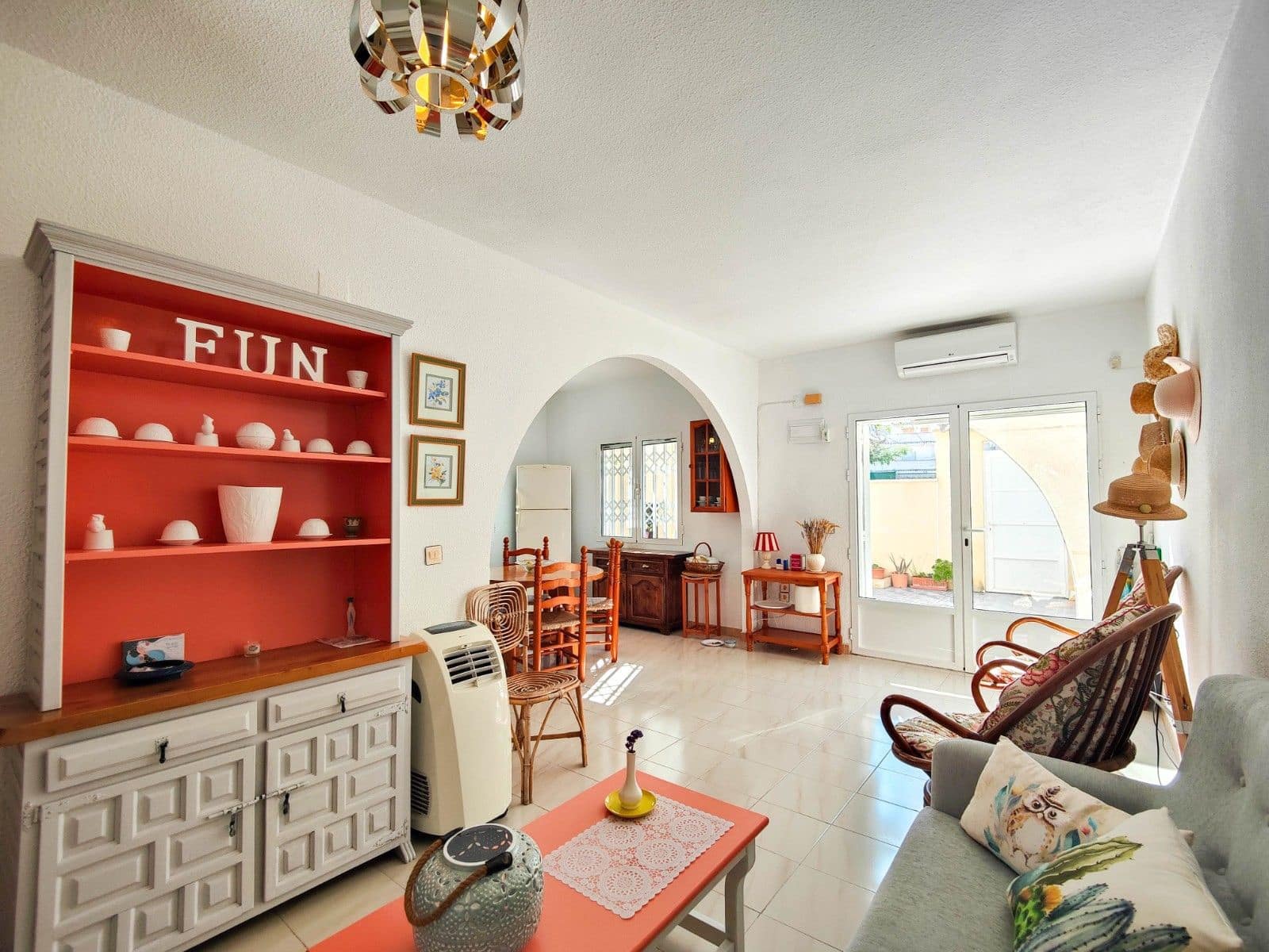 2 Zimmer Doppelhaus zu verkaufen in Torrevieja mit Garage - 219.900 € (Ref: 9825601)