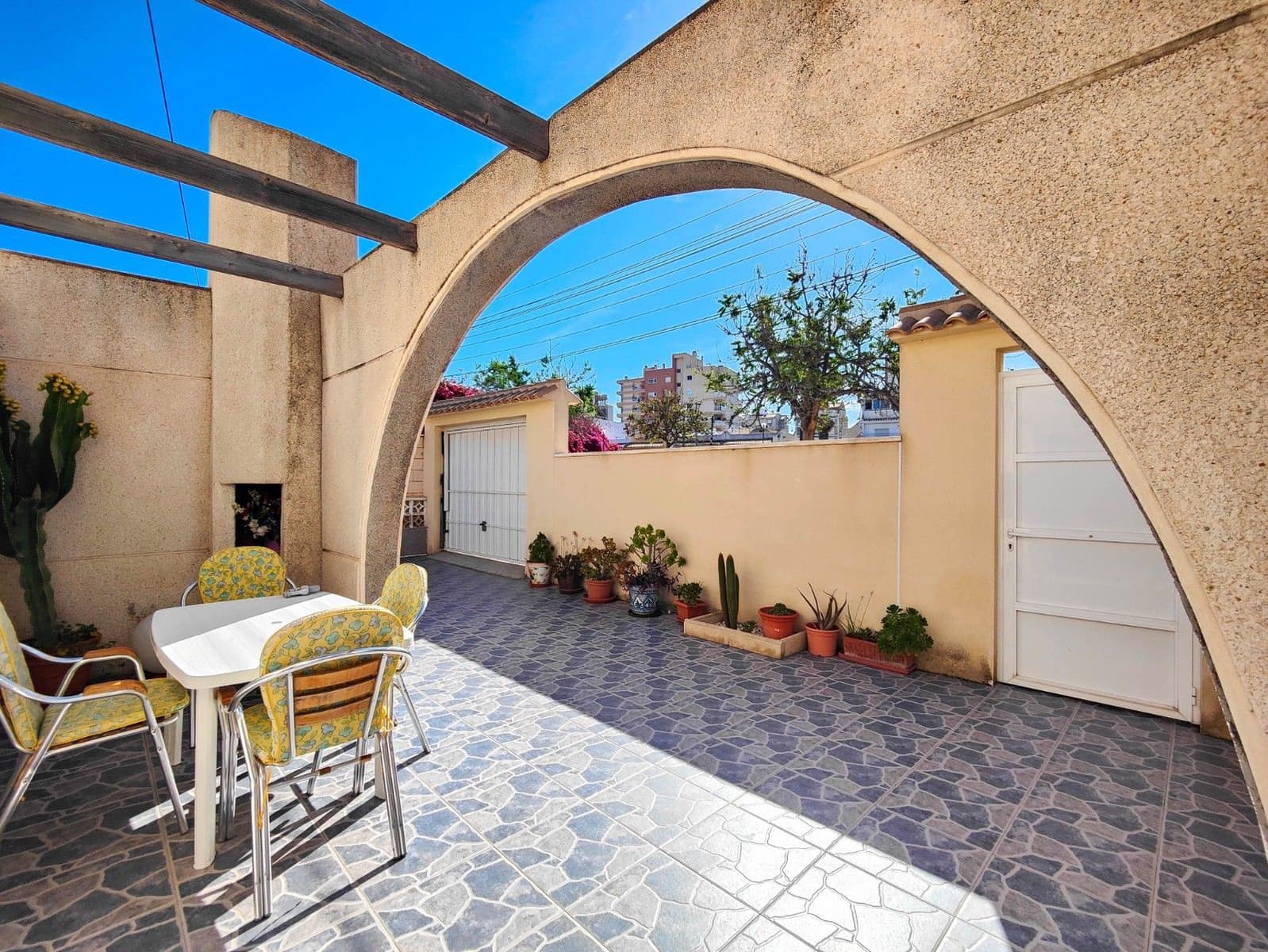 2 Zimmer Doppelhaus zu verkaufen in Torrevieja mit Garage - 219.900 € (Ref: 9825601)
