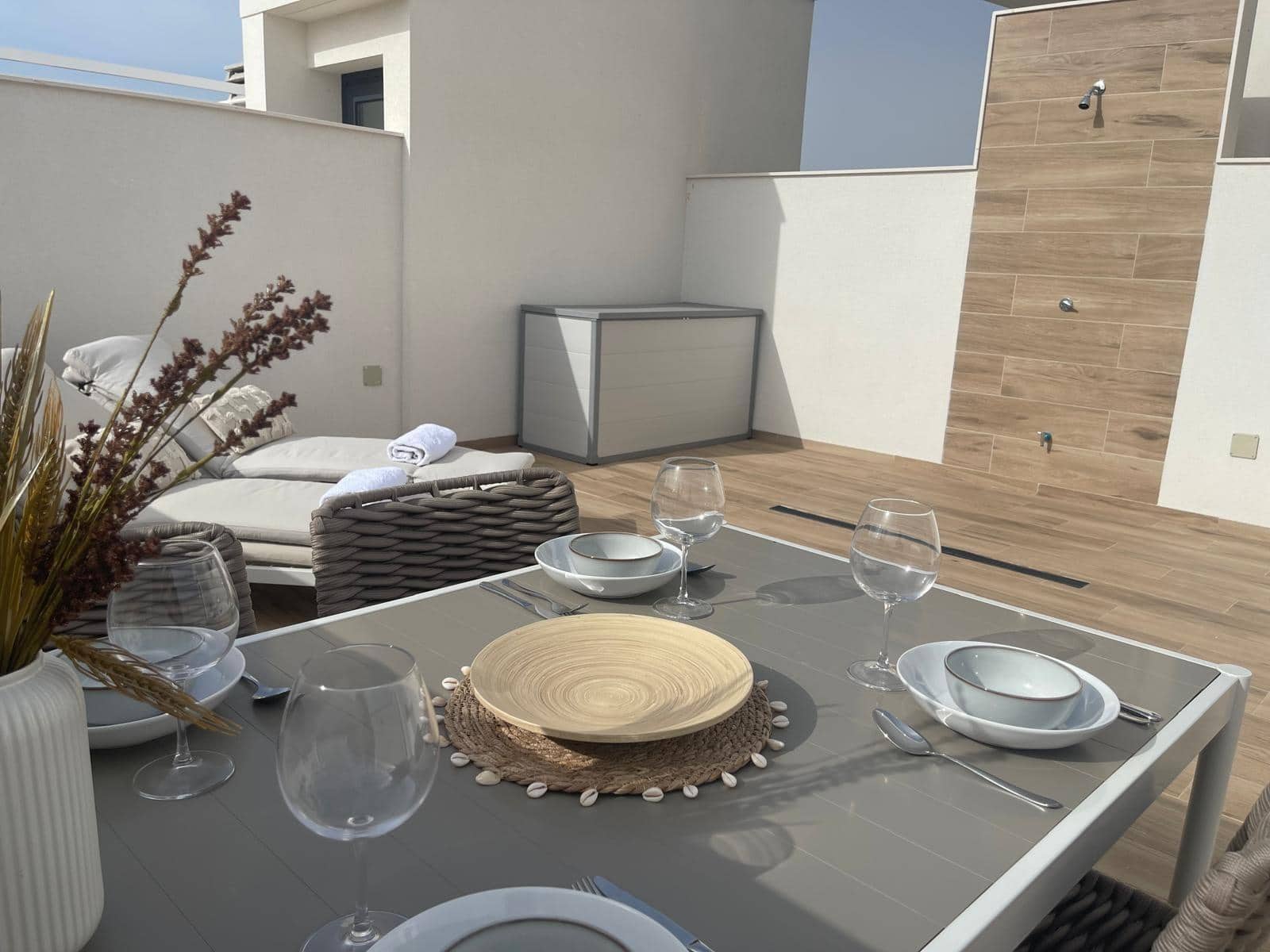2 soveværelse Penthouse til salg i Filipinas med swimmingpool garage - € 289.995 (Ref: 9829381)