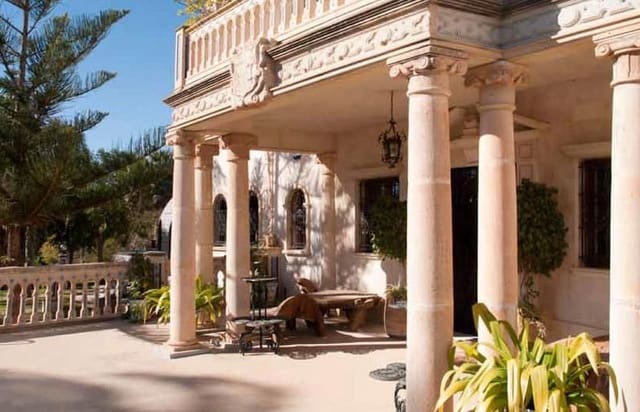 5 chambre Villa/Maison à vendre à Las Filipinas avec piscine - 3 200 000 € (Ref: 9833946)