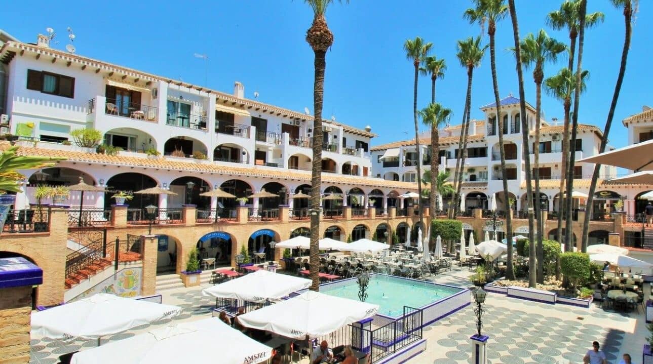 3 bedroom Villa for sale in Orihuela Costa with pool - € 364,950 (Ref: 9836601)