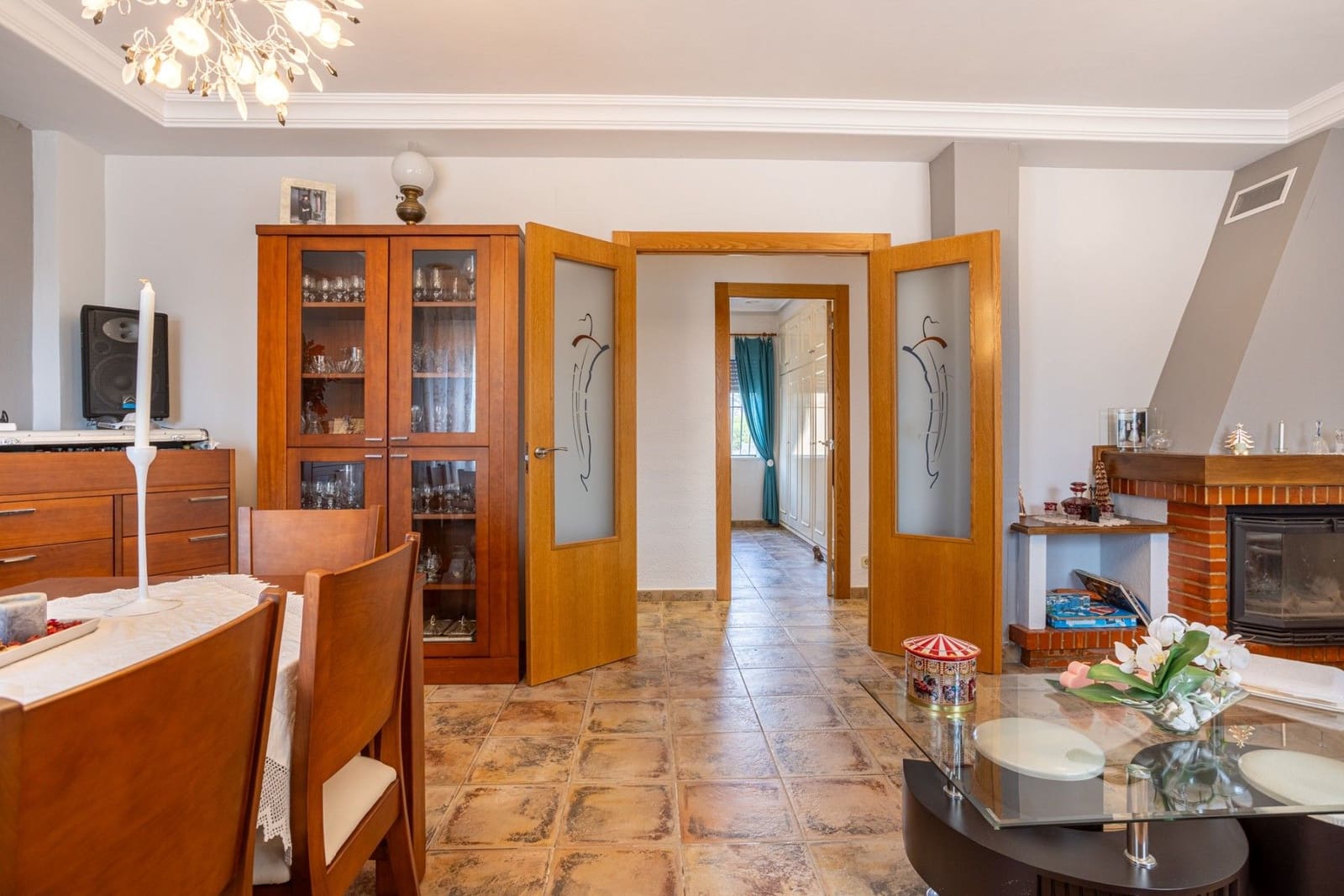 Chalet de 5 habitaciones en La Hoya en venta con piscina garaje - 510.000 € (Ref: 9836611)