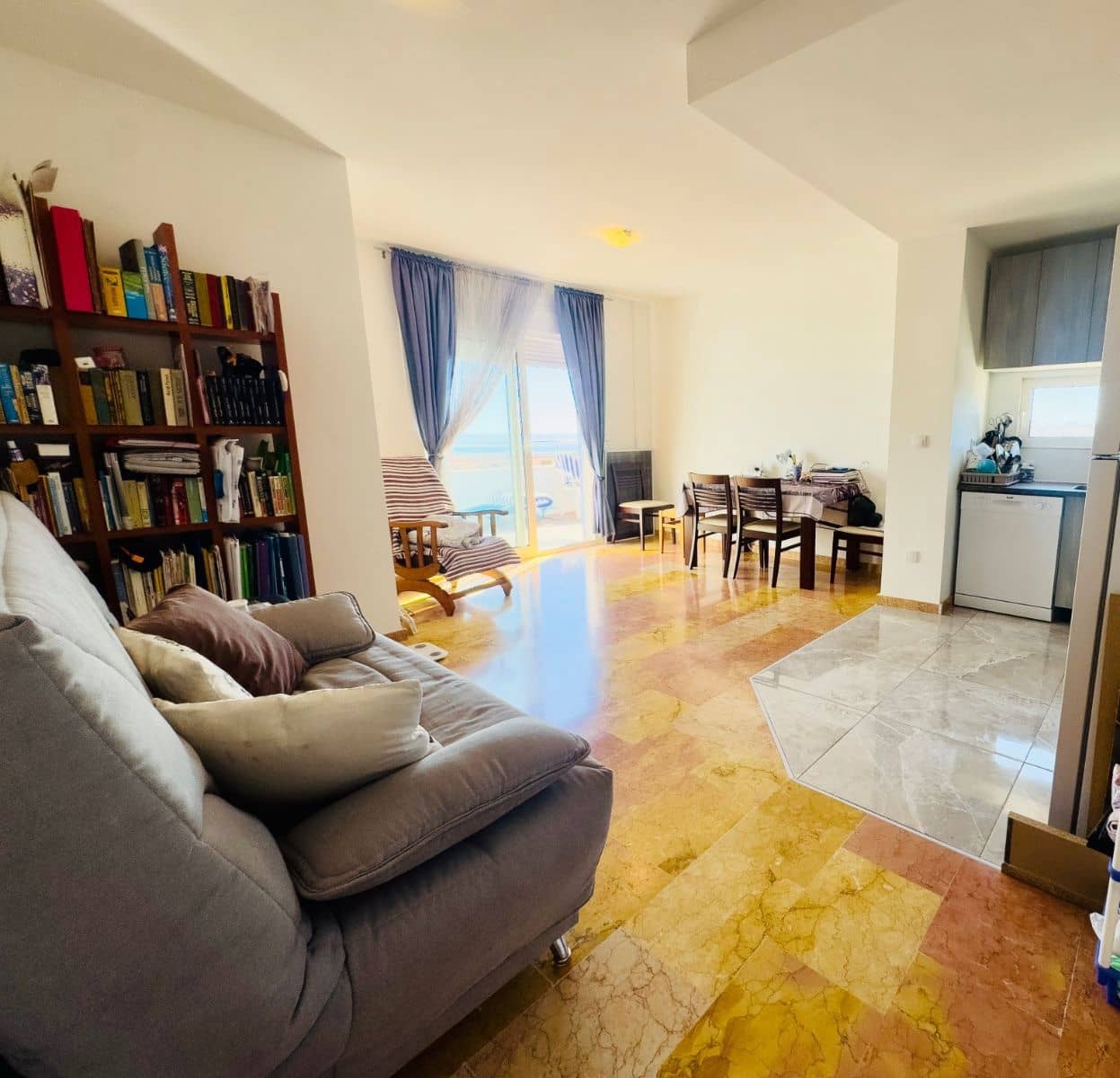 2 Zimmer Apartment zu verkaufen in Torrevieja mit Pool Garage - 299.000 € (Ref: 9840951)