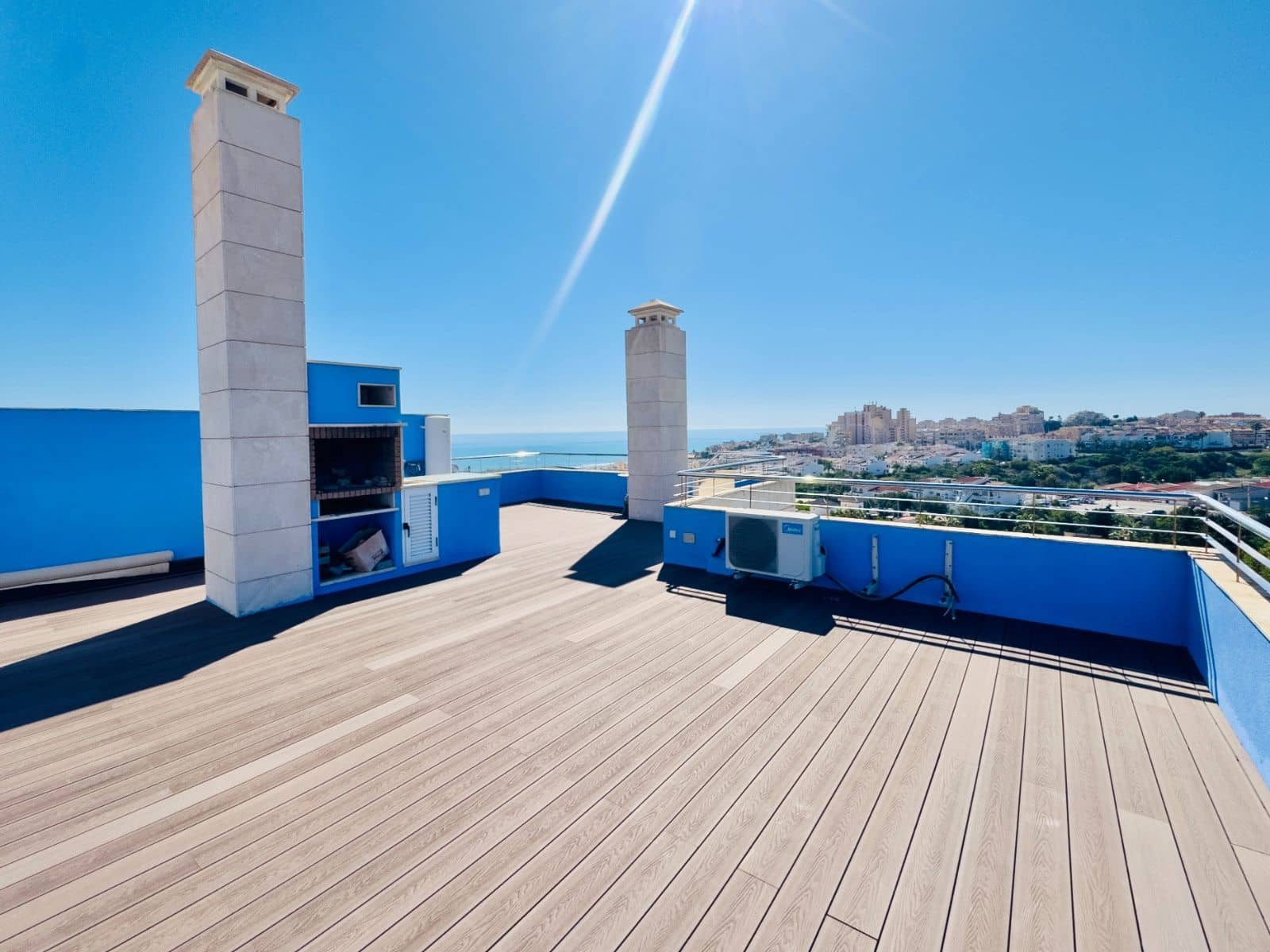 2 Zimmer Apartment zu verkaufen in Torrevieja mit Pool Garage - 299.000 € (Ref: 9840951)