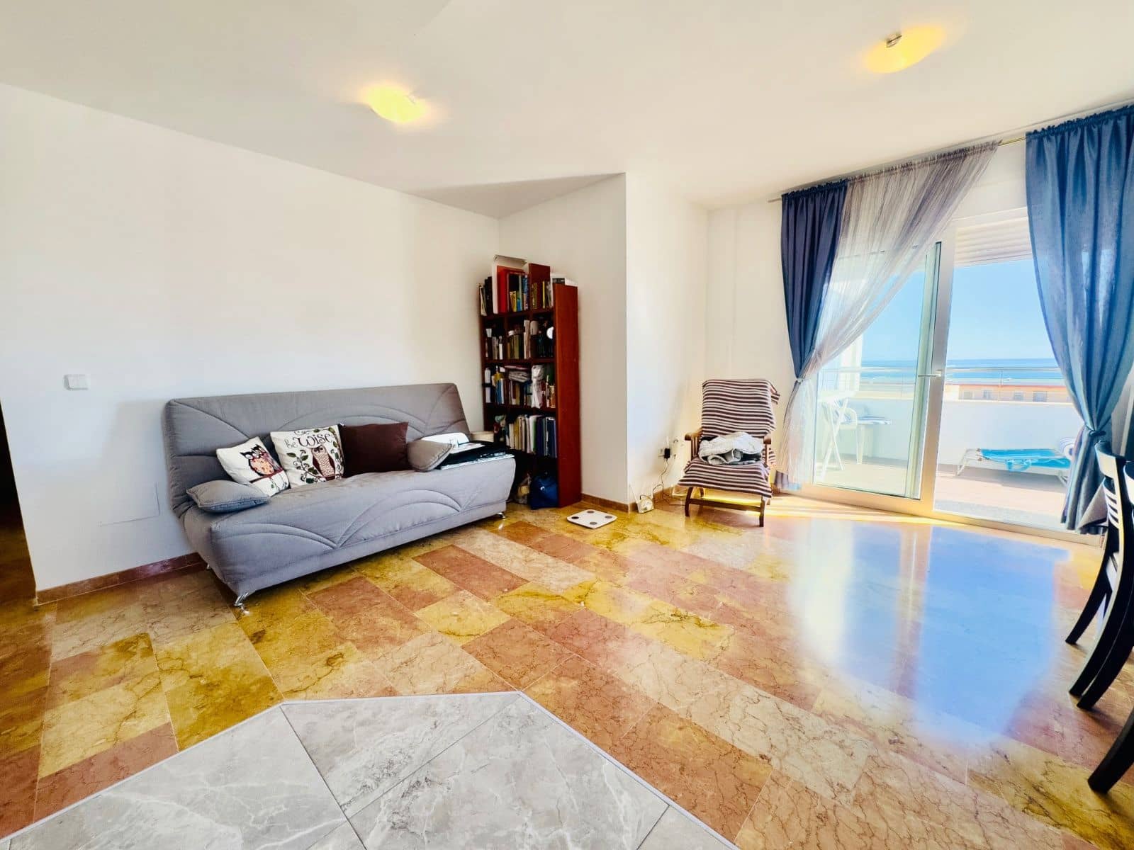 2 Zimmer Apartment zu verkaufen in Torrevieja mit Pool Garage - 299.000 € (Ref: 9840951)