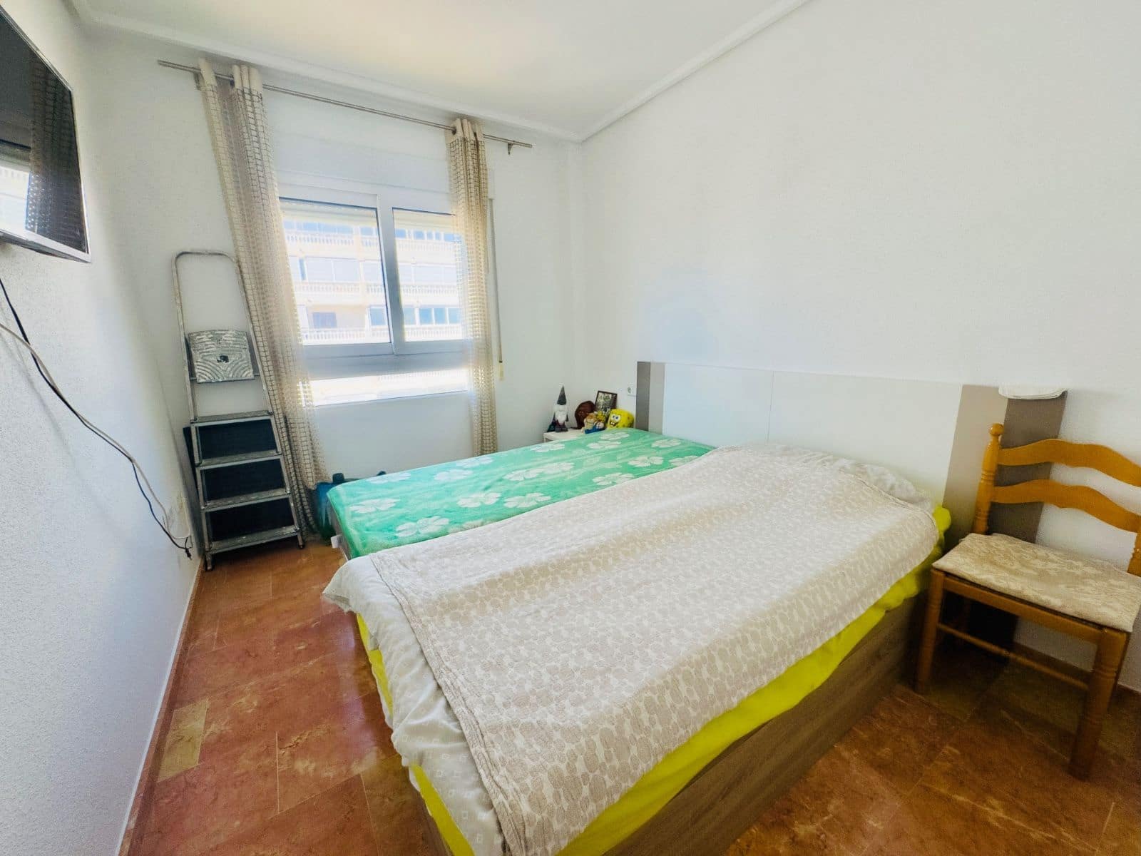 2 Zimmer Apartment zu verkaufen in Torrevieja mit Pool Garage - 299.000 € (Ref: 9840951)
