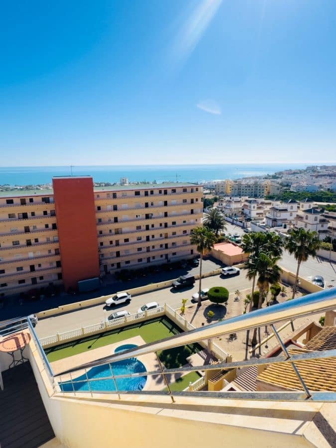 2 Zimmer Apartment zu verkaufen in Torrevieja mit Pool Garage - 299.000 € (Ref: 9840951)