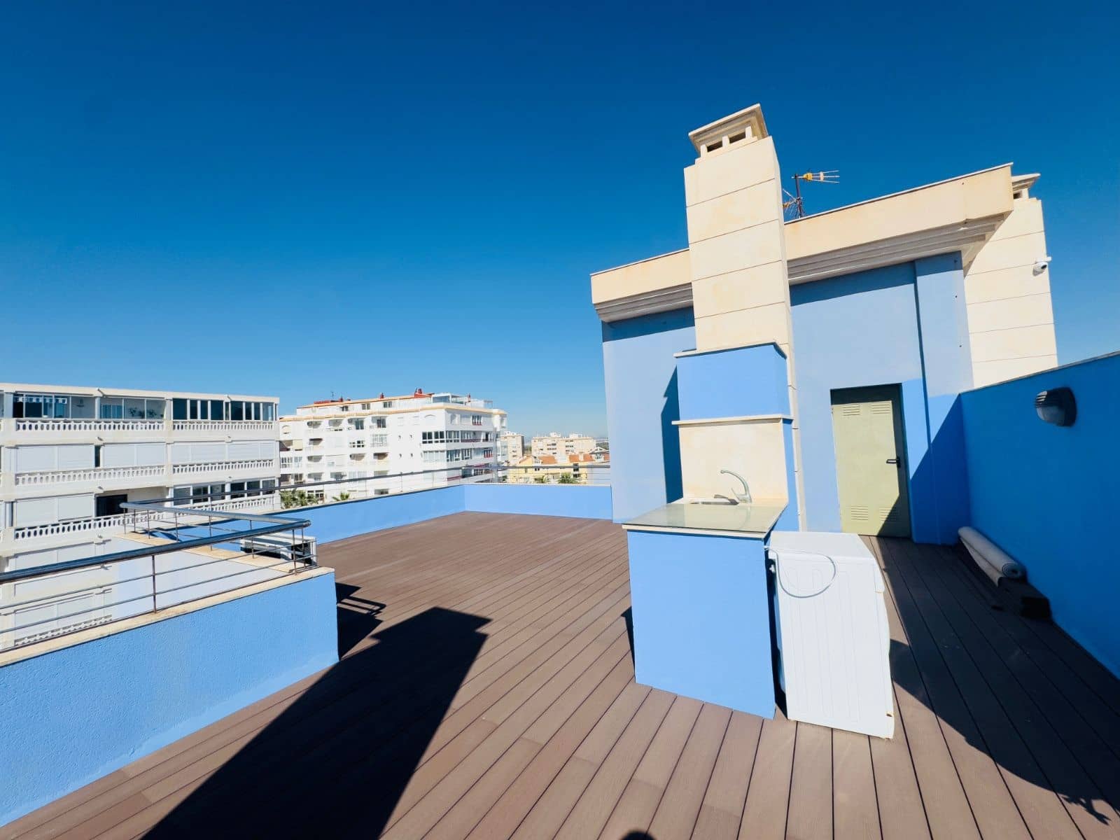 2 Zimmer Apartment zu verkaufen in Torrevieja mit Pool Garage - 299.000 € (Ref: 9840951)