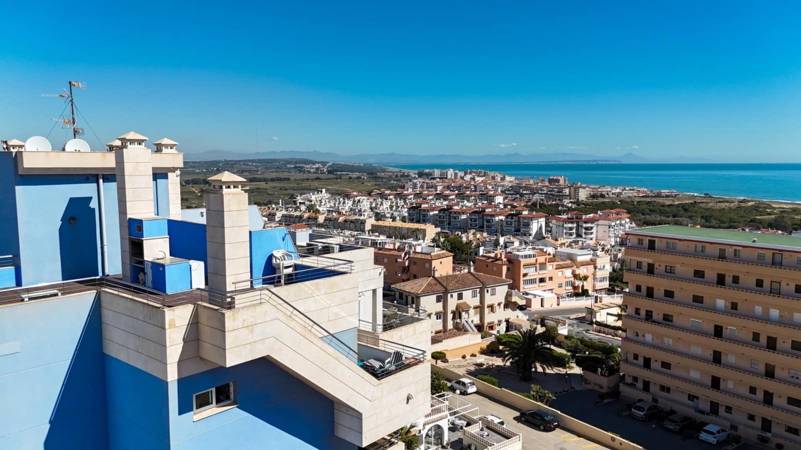 2 Zimmer Apartment zu verkaufen in Torrevieja mit Pool Garage - 299.000 € (Ref: 9840951)