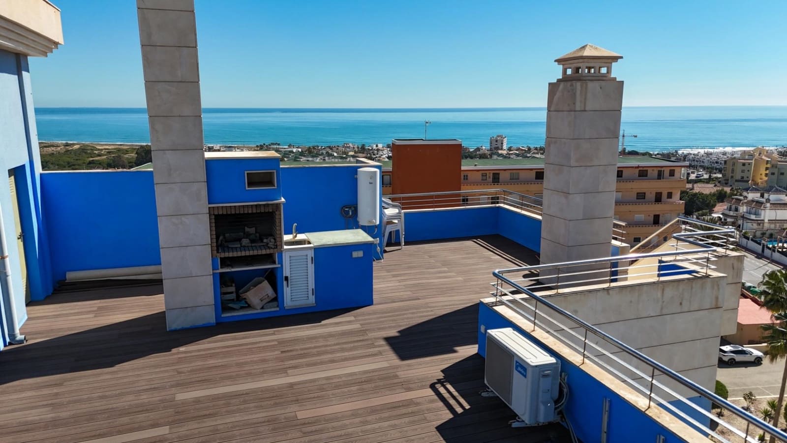 2 Zimmer Apartment zu verkaufen in Torrevieja mit Pool Garage - 299.000 € (Ref: 9840951)