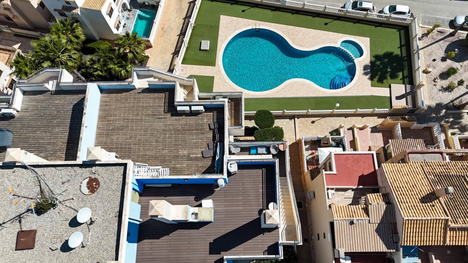 2 Zimmer Apartment zu verkaufen in Torrevieja mit Pool Garage - 299.000 € (Ref: 9840951)