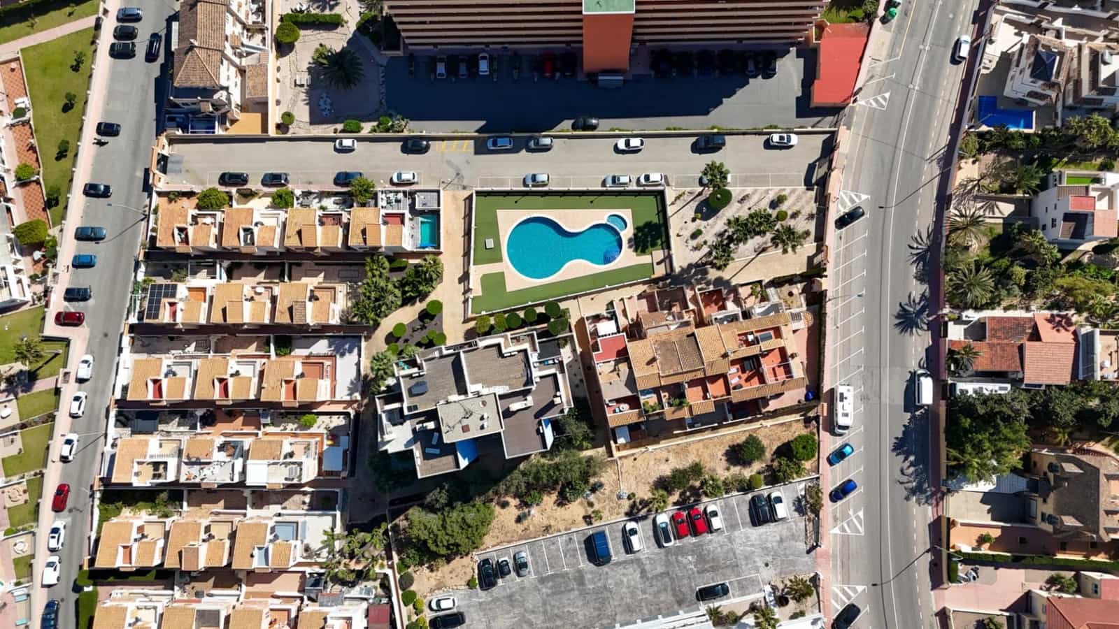 2 Zimmer Apartment zu verkaufen in Torrevieja mit Pool Garage - 299.000 € (Ref: 9840951)