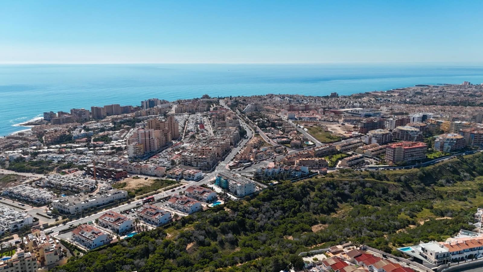 2 Zimmer Apartment zu verkaufen in Torrevieja mit Pool Garage - 299.000 € (Ref: 9840951)