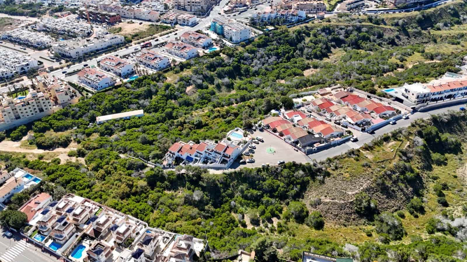 2 Zimmer Apartment zu verkaufen in Torrevieja mit Pool Garage - 299.000 € (Ref: 9840951)