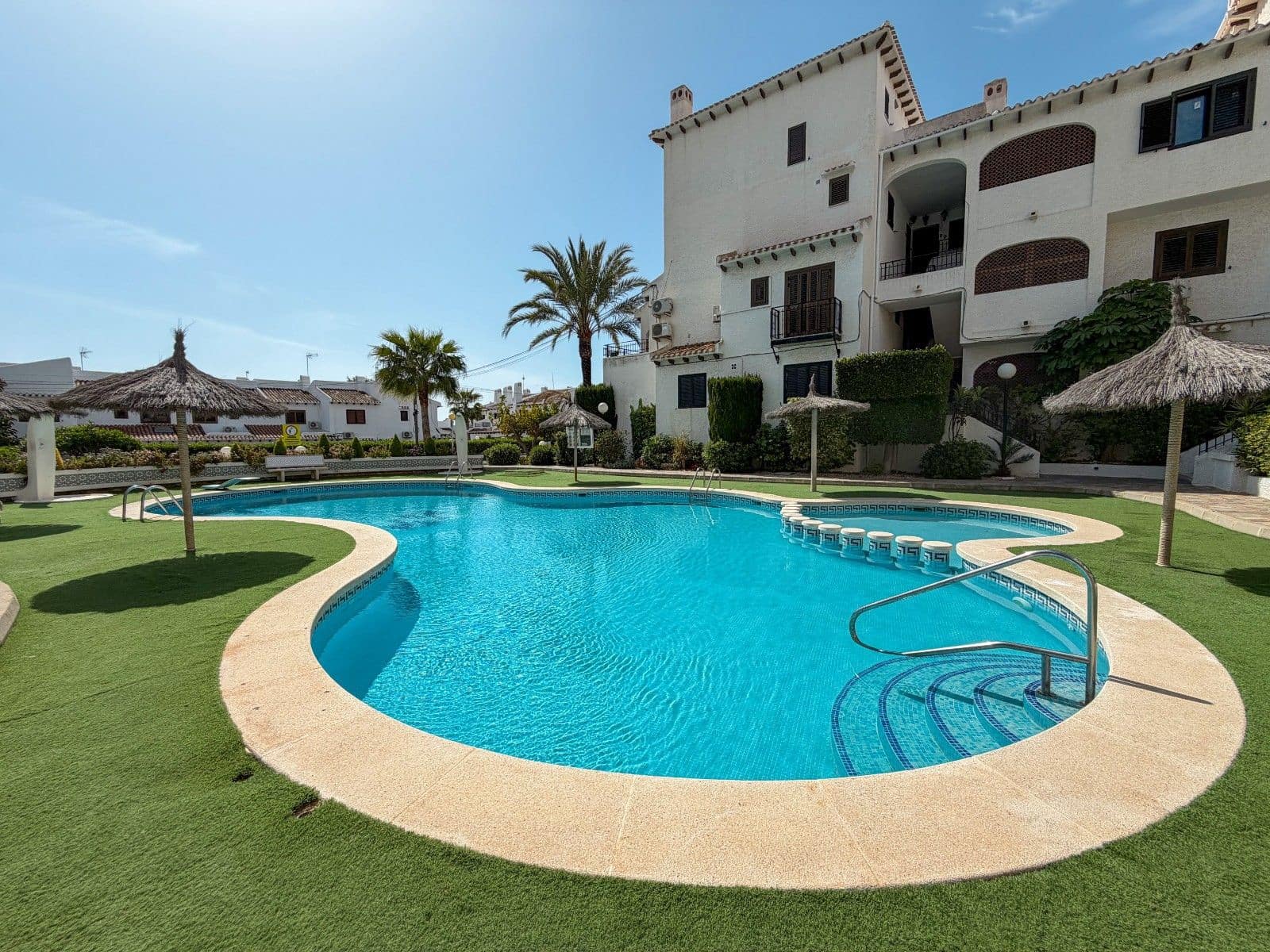 2 bedroom Apartment for sale in Cabo Roig with pool - € 205,000 (Ref: 9840952)