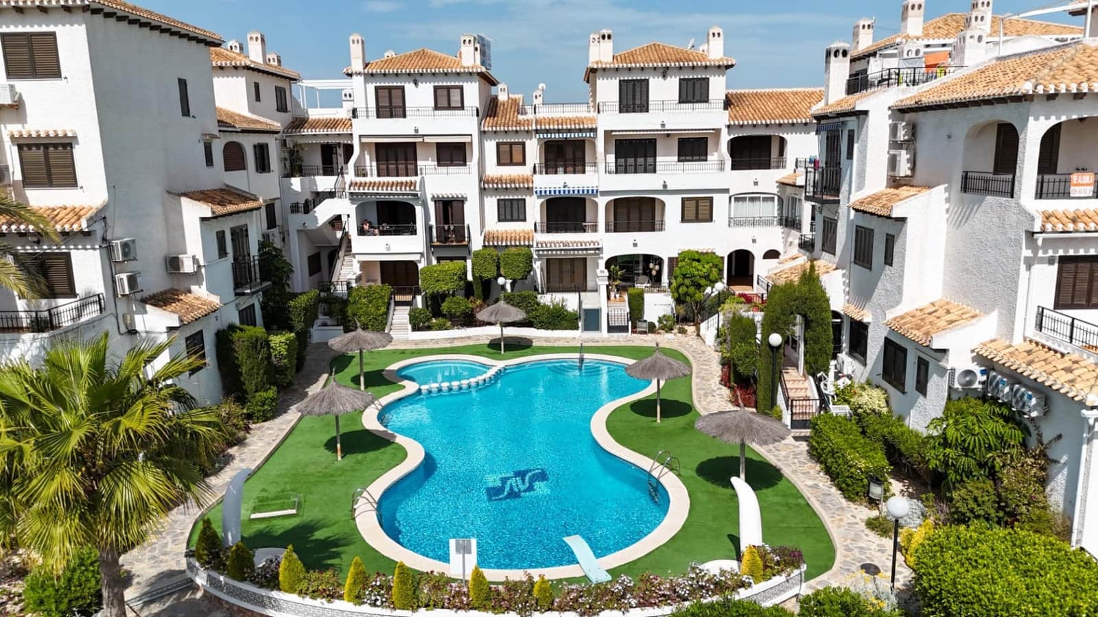 2 bedroom Apartment for sale in Cabo Roig with pool - € 205,000 (Ref: 9840952)