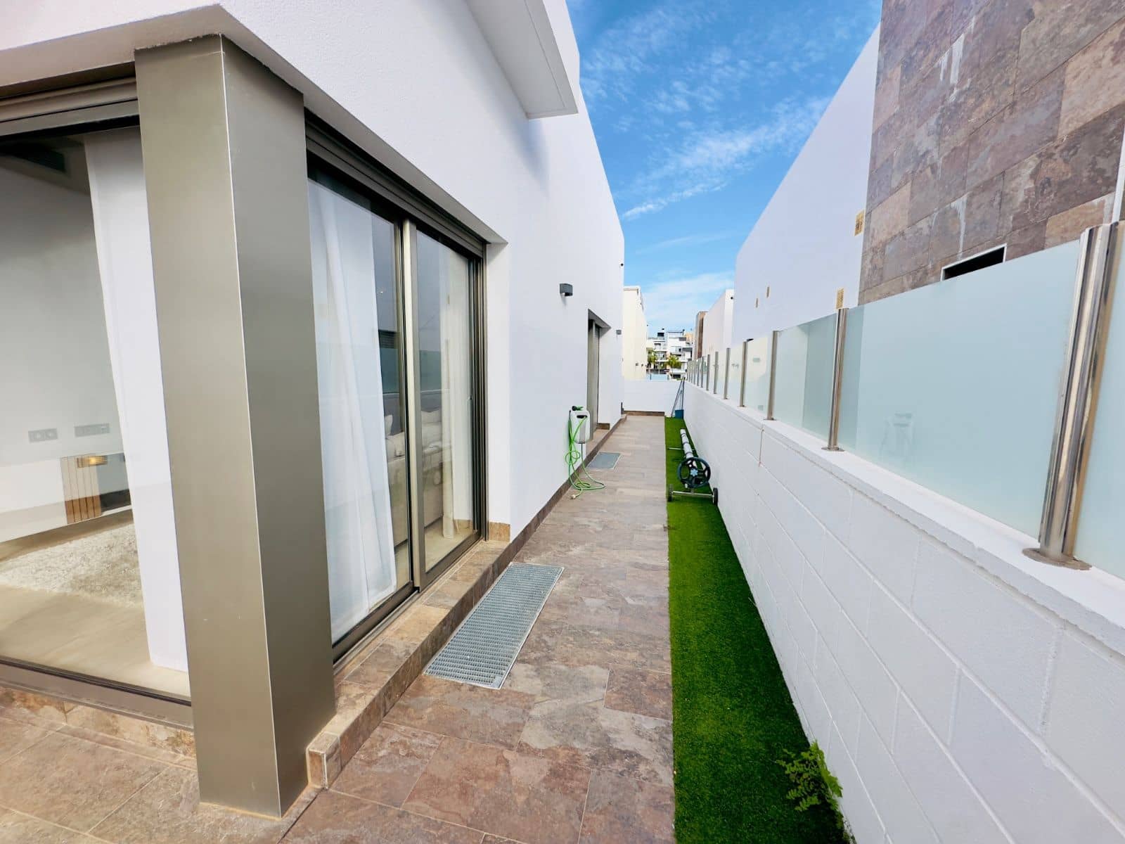 5 bedroom Villa for sale in Orihuela Costa with pool - € 595,000 (Ref: 9840955)
