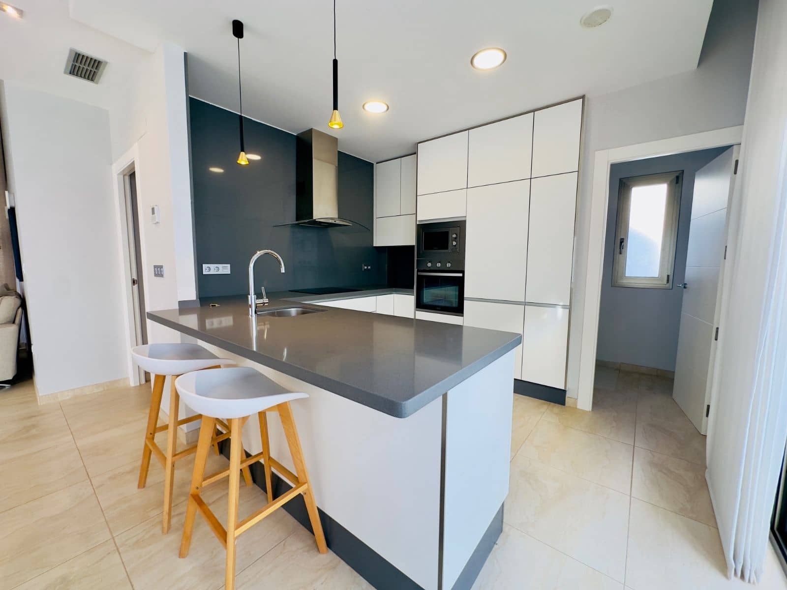 5 bedroom Villa for sale in Orihuela Costa with pool - € 595,000 (Ref: 9840955)