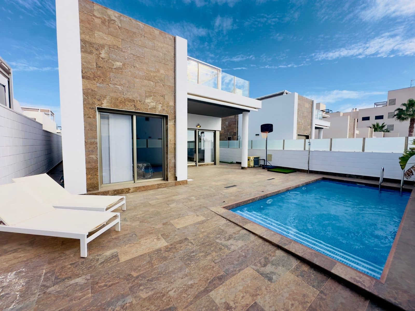 5 bedroom Villa for sale in Orihuela Costa with pool - € 595,000 (Ref: 9840955)
