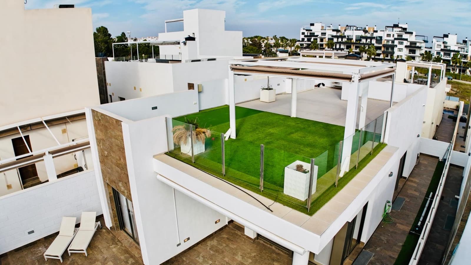 5 bedroom Villa for sale in Orihuela Costa with pool - € 595,000 (Ref: 9840955)