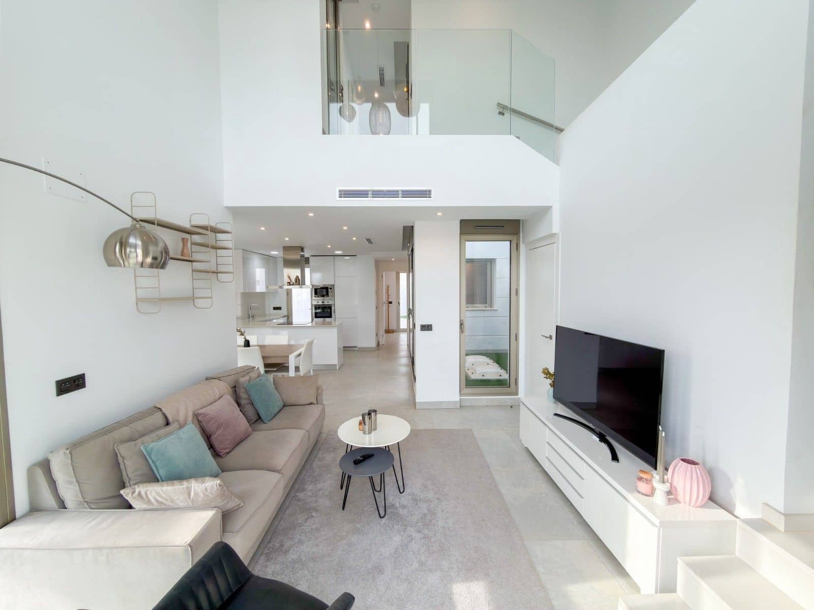 4 Zimmer Villa zu verkaufen in Orihuela Costa mit Pool - 570.000 € (Ref: 9840957)