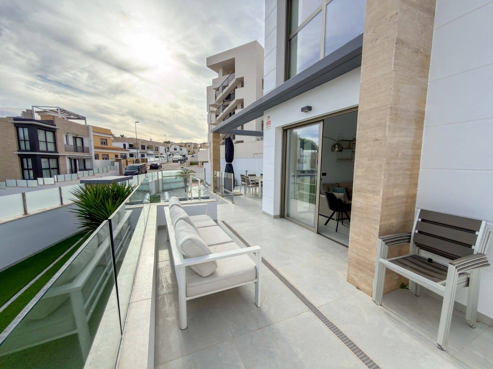 4 Zimmer Villa zu verkaufen in Orihuela Costa mit Pool - 570.000 € (Ref: 9840957)