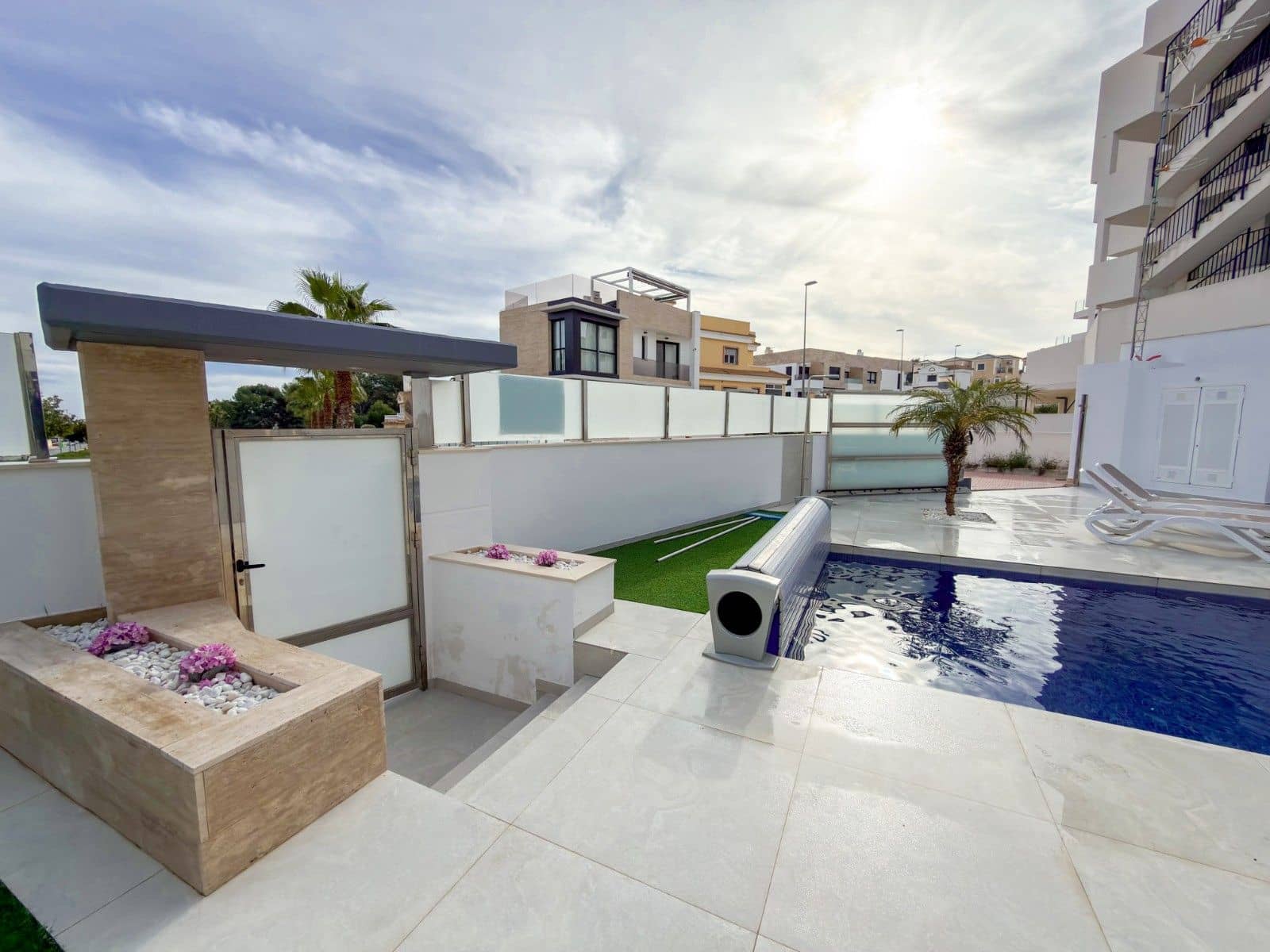 4 Zimmer Villa zu verkaufen in Orihuela Costa mit Pool - 570.000 € (Ref: 9840957)