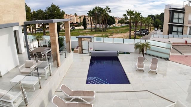 4 Zimmer Villa zu verkaufen in Lomas de Campoamor - Las Ramblas, Orihuela mit Pool - 570.000 € (Ref: 9840957)