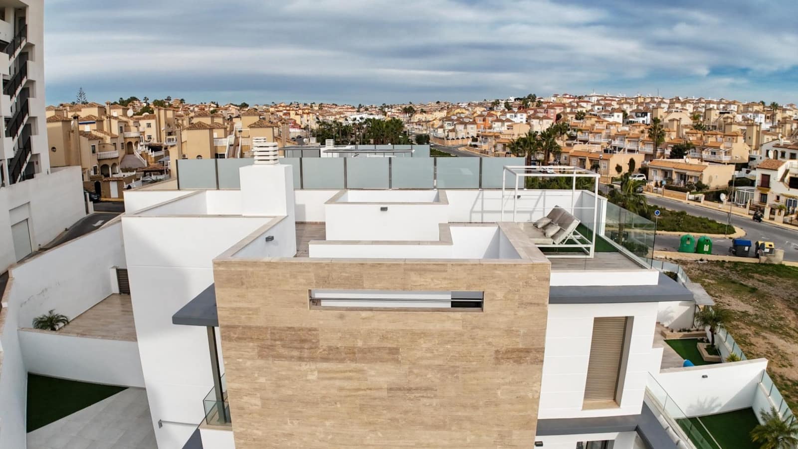 4 Zimmer Villa zu verkaufen in Orihuela Costa mit Pool - 570.000 € (Ref: 9840957)