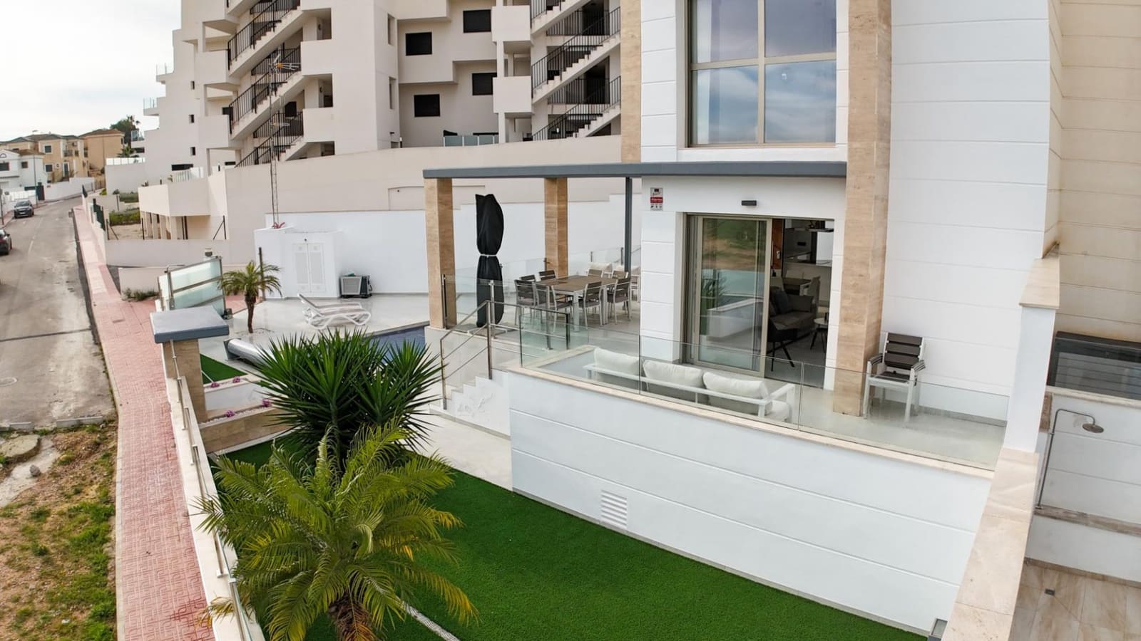 4 Zimmer Villa zu verkaufen in Orihuela Costa mit Pool - 570.000 € (Ref: 9840957)