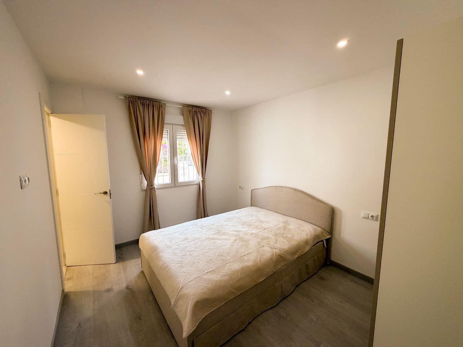 4 Zimmer Villa zu verkaufen in Torrevieja mit Pool Garage - 369.000 € (Ref: 9840958)