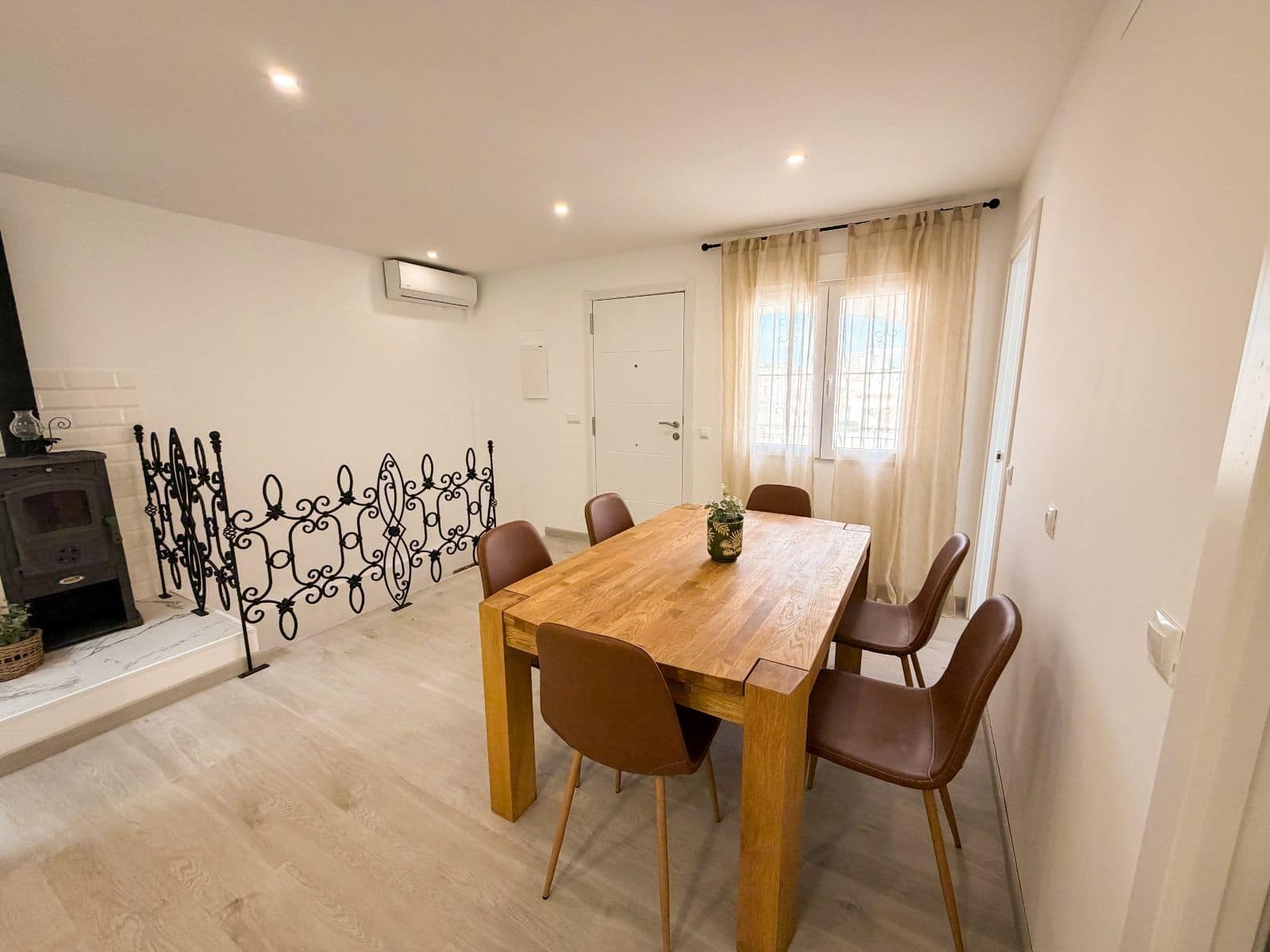 4 Zimmer Villa zu verkaufen in Torrevieja mit Pool Garage - 369.000 € (Ref: 9840958)