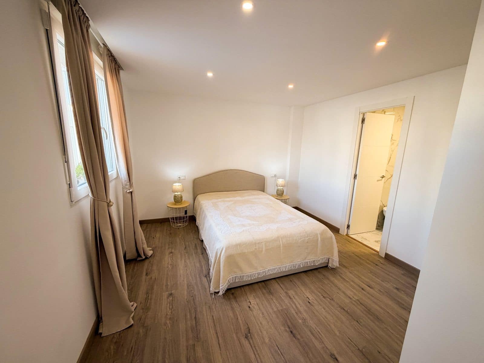 4 Zimmer Villa zu verkaufen in Torrevieja mit Pool Garage - 369.000 € (Ref: 9840958)
