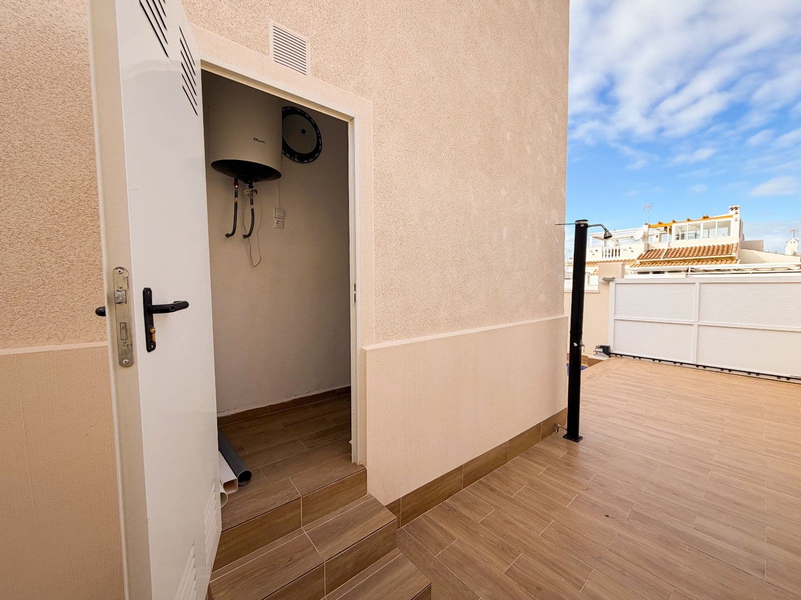 4 Zimmer Villa zu verkaufen in Torrevieja mit Pool Garage - 369.000 € (Ref: 9840958)