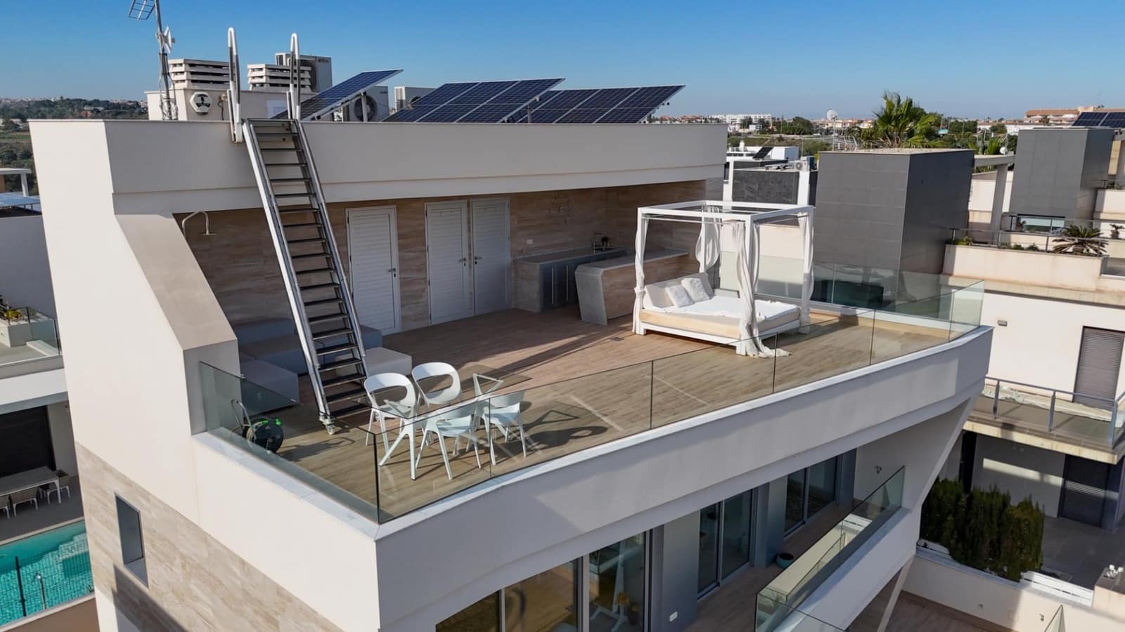 4 Zimmer Villa zu verkaufen in Campoamor mit Pool Garage - 1.890.000 € (Ref: 9840960)